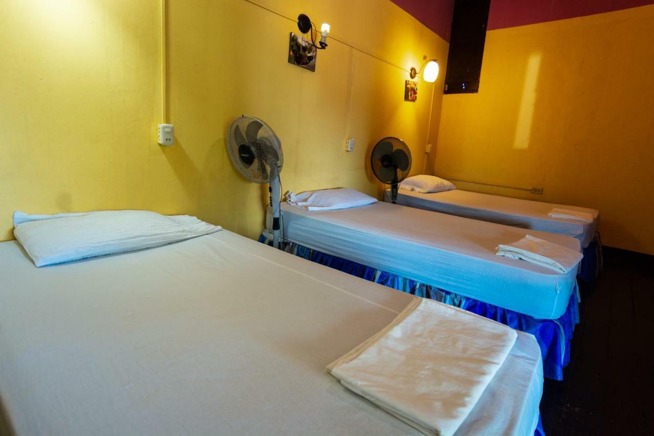 Hostal Lazybones León Dış mekan fotoğraf