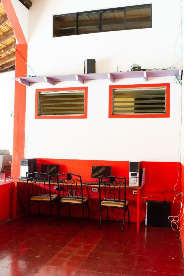 Hostal Lazybones León Dış mekan fotoğraf